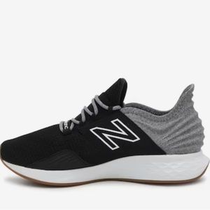 New Balance Fresh Foam ROAV Women's Athletic Running Shoe Black/Gray size 11